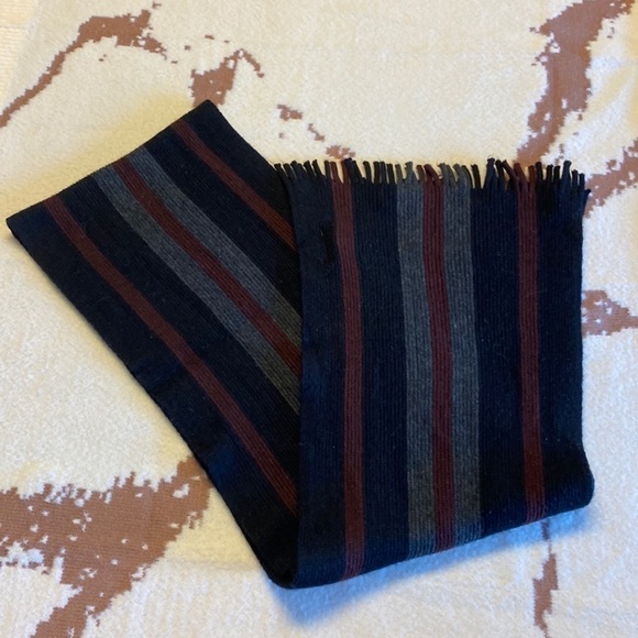 Michael Kors Accessories - EUC Michael Kors Scarf